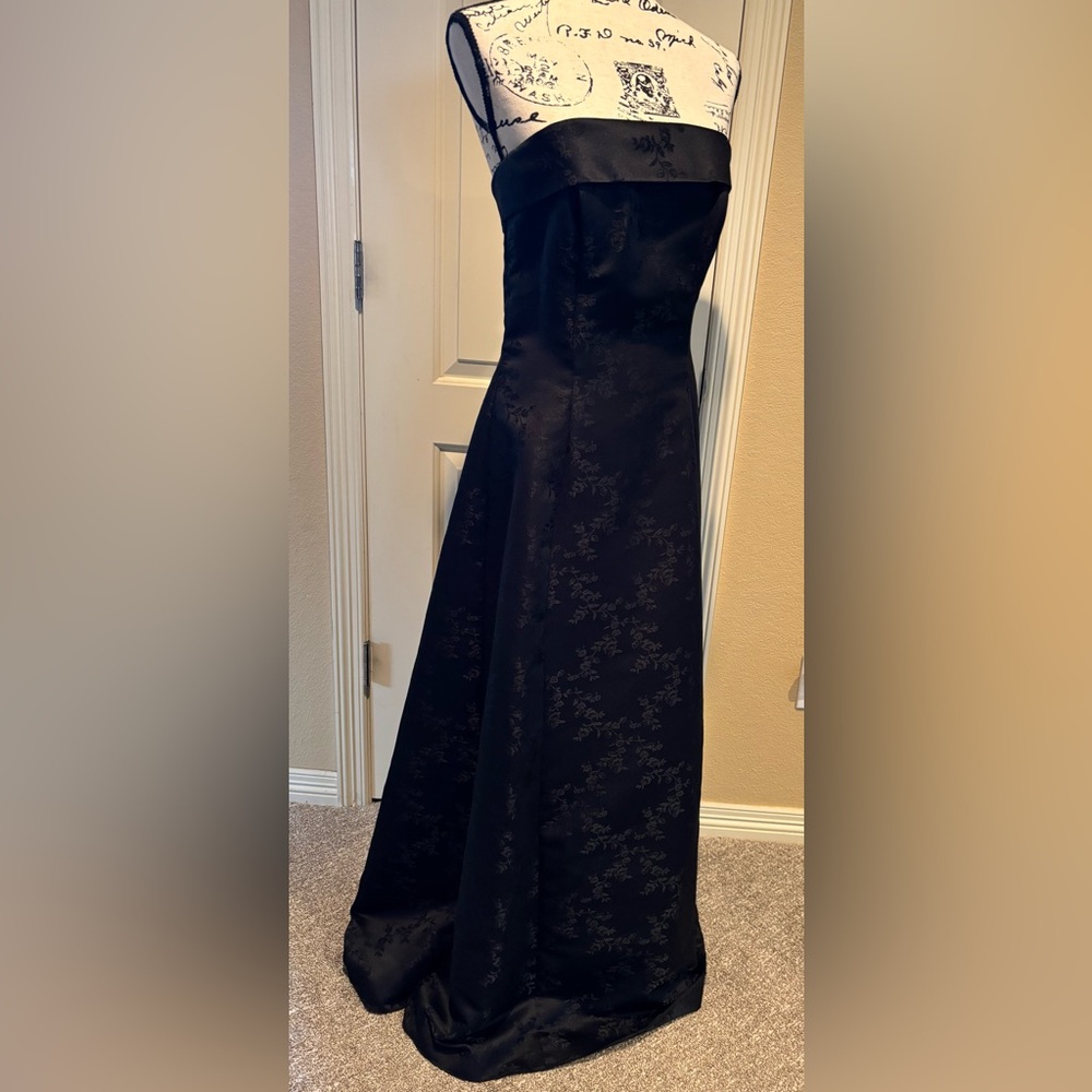 Black Floral Sleeveless Formal Dress